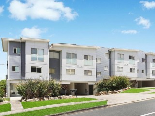 STUNNING TOWNHOUSE IN GREAT LOCATION